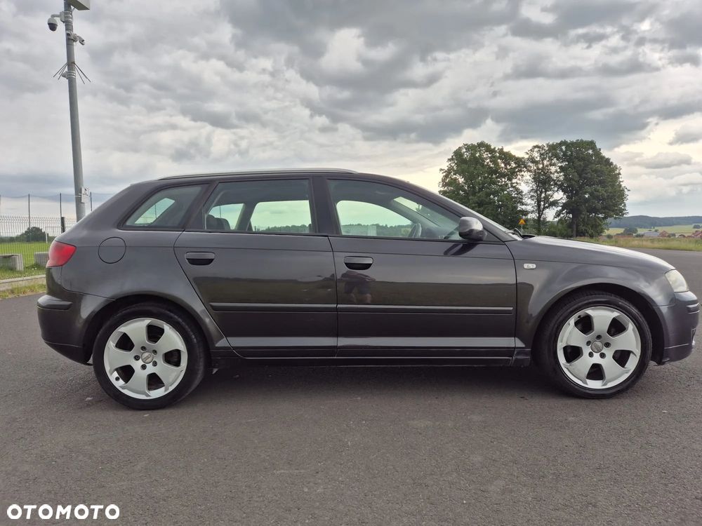 Audi A3 Sportback - 2