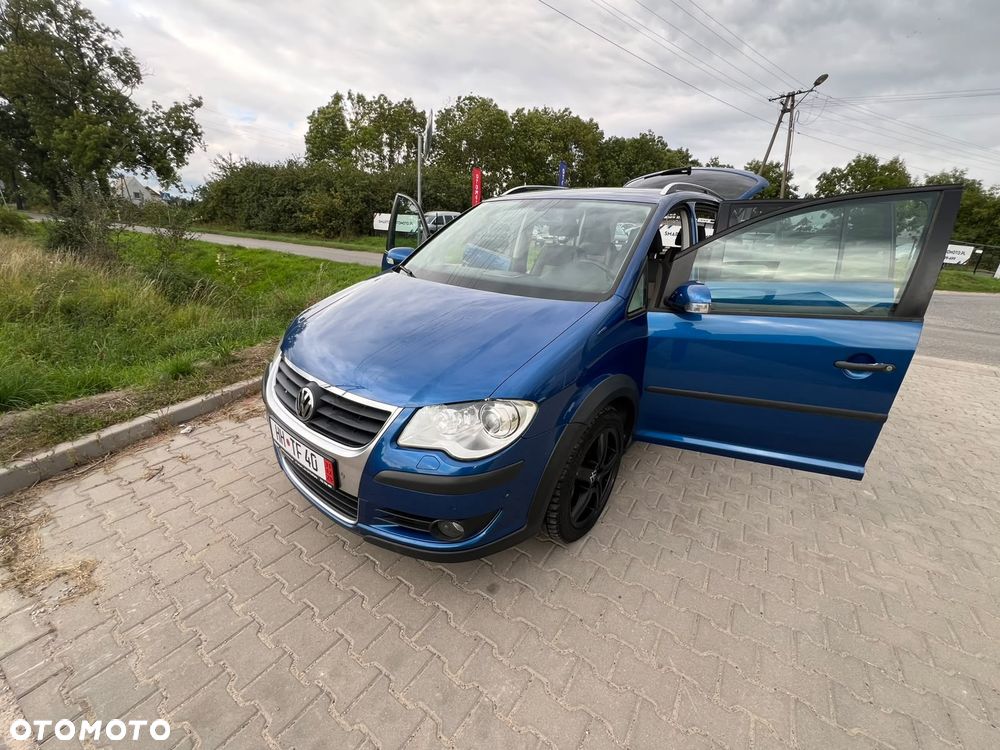 Volkswagen Touran - 13