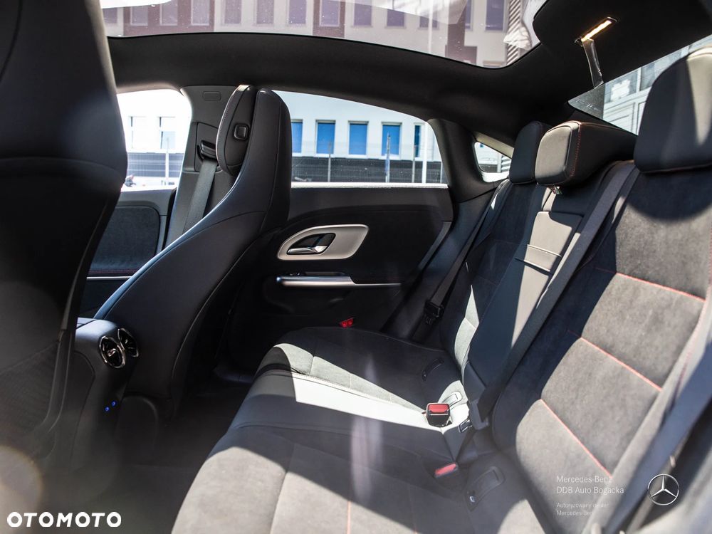Mercedes-Benz CLA 200 mHEV 8G-DCT - 11