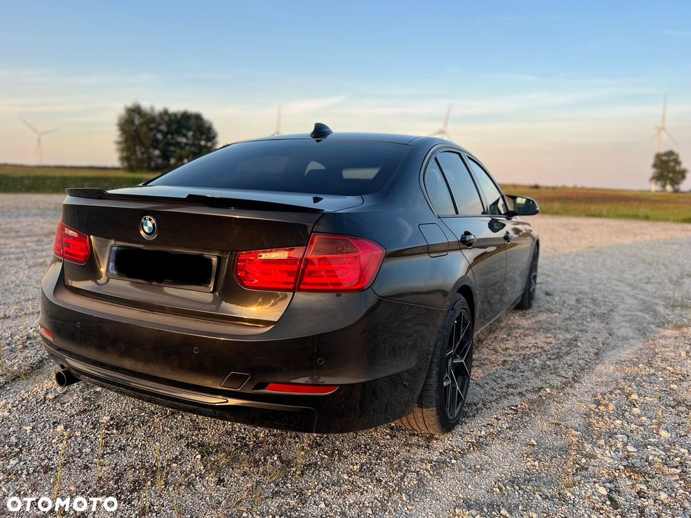 BMW Seria 3 320d Efficient Dynamics Sport Line - 8