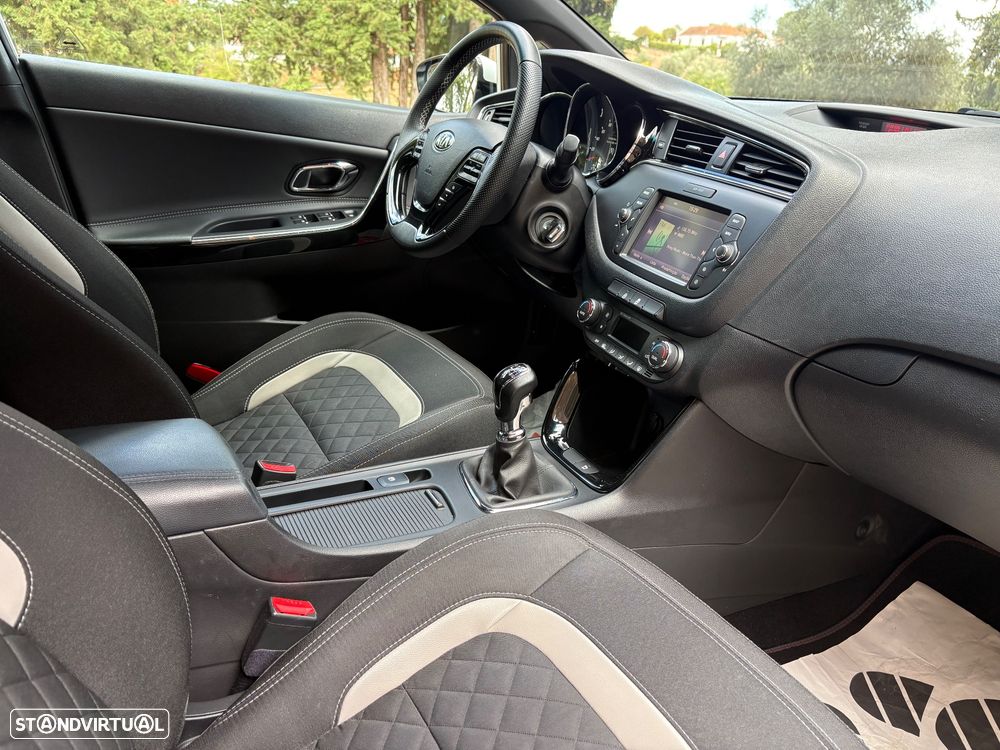 Kia Ceed 1.6 CRDi GT Line - 10