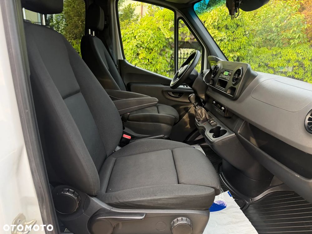Mercedes-Benz SPRINTER - 13