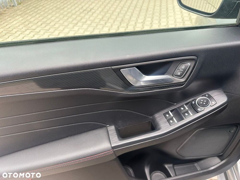 Ford Kuga - 13