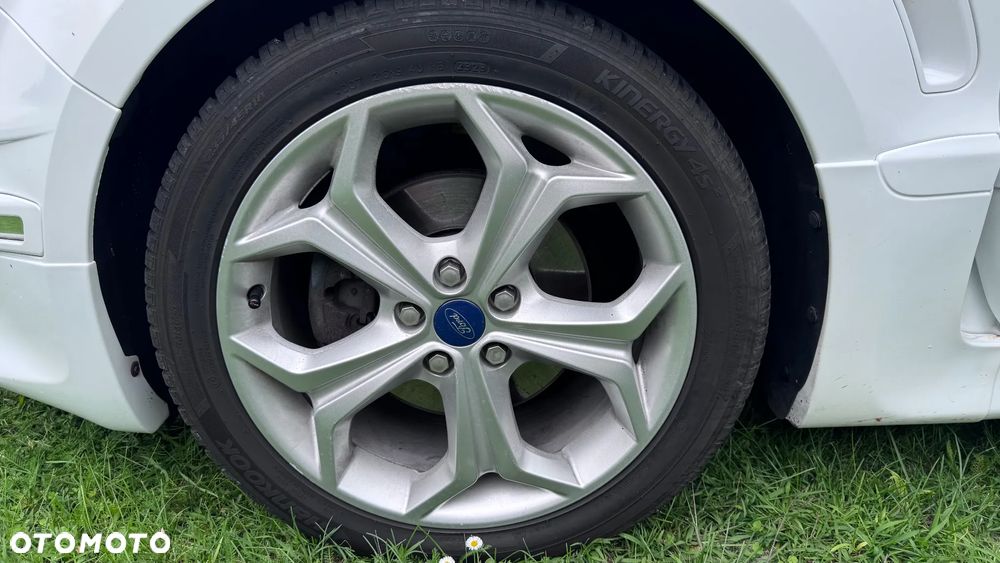 Ford S-Max - 17