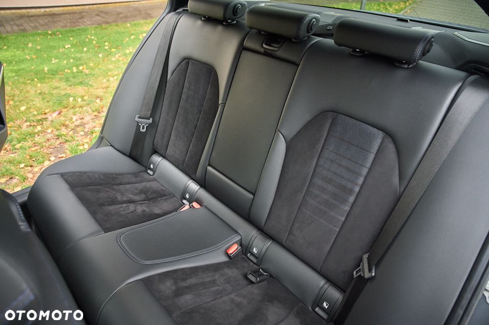 BMW Seria 3 320d xDrive M Sport Shadow - 27