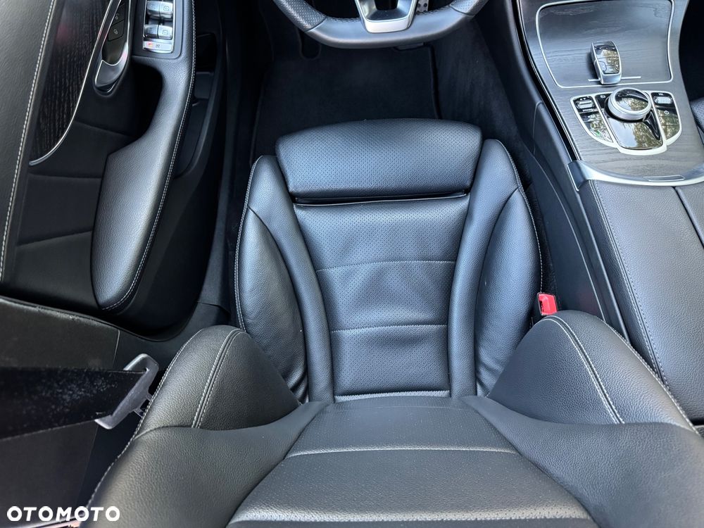 Mercedes-Benz Klasa C 250 d 4Matic 9G-TRONIC AMG Line - 31