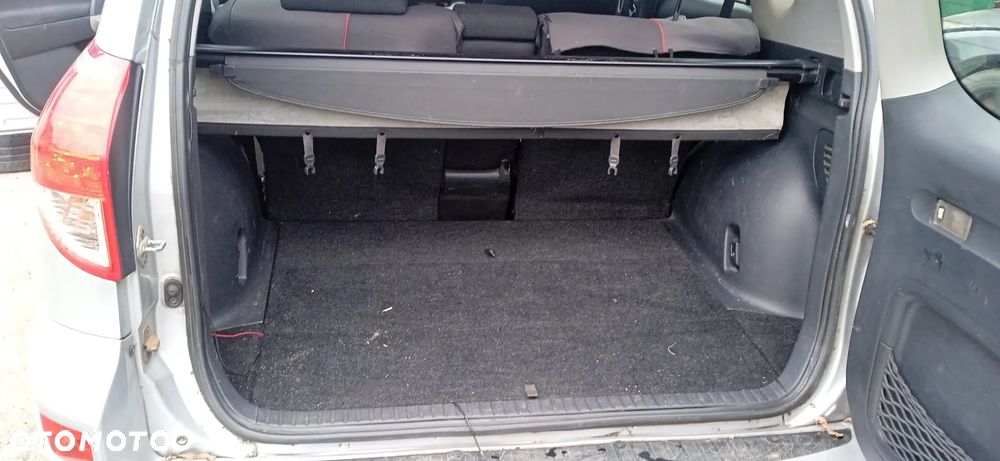 Toyota RAV4 2.2 D-4D 4x4 - 10