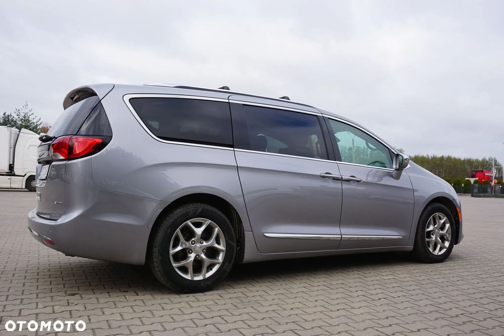 Chrysler Pacifica - 14