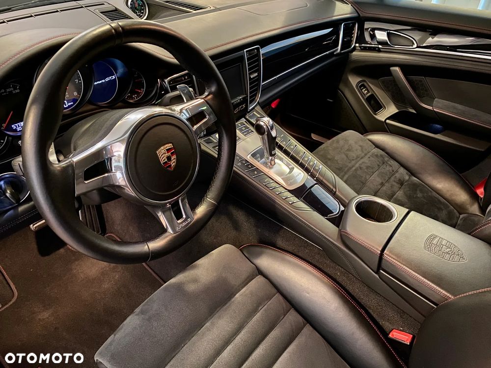 Porsche Panamera GTS PDK - 14