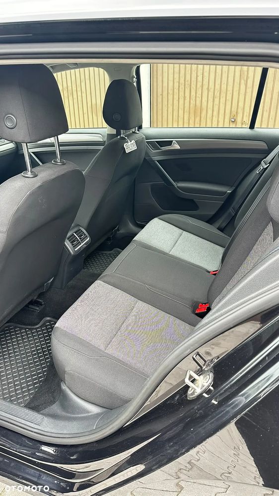 Volkswagen Golf - 18