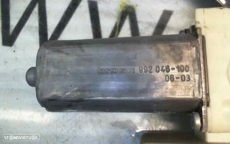 ELEVADOR DE VIDRO TRASEIRO DIREITO TOYOTA AVENSIS 2006 -6983005100 - 6