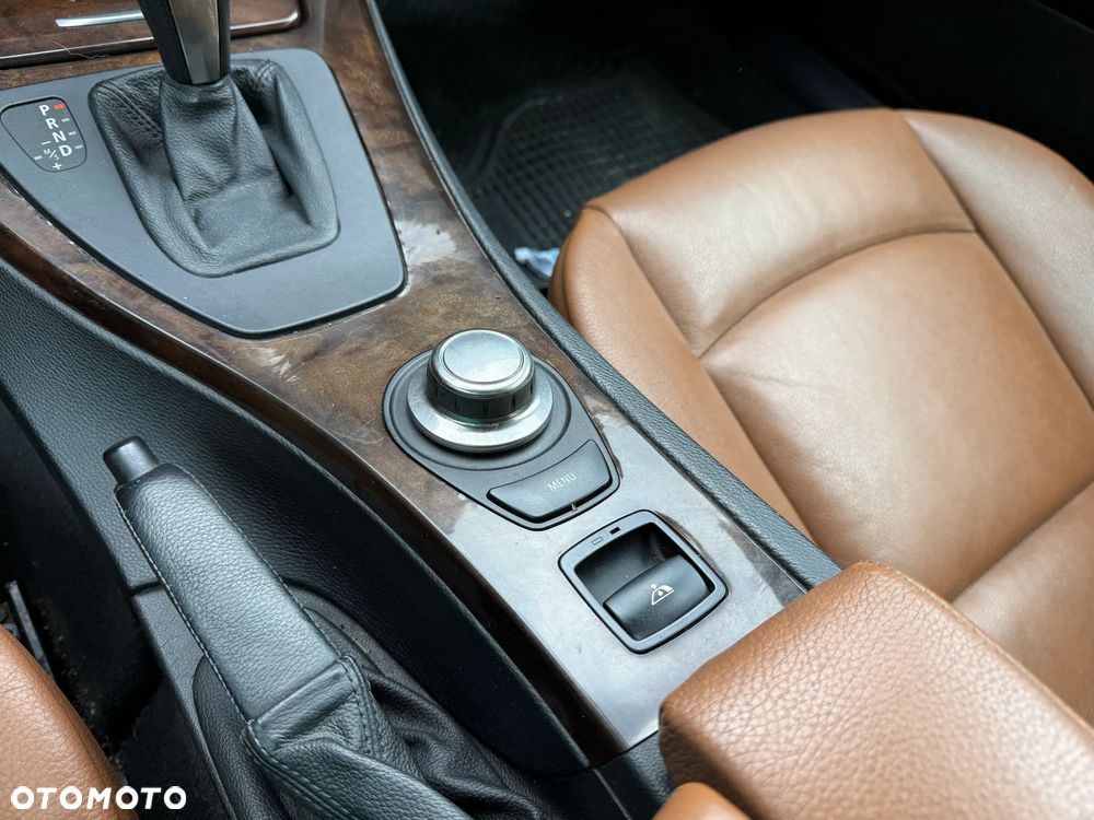 BMW Seria 3 325i Edition Exclusive - 16