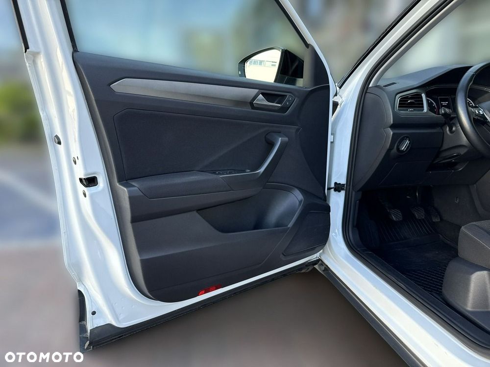 Volkswagen T-Roc 1.0 TSI Advance - 23