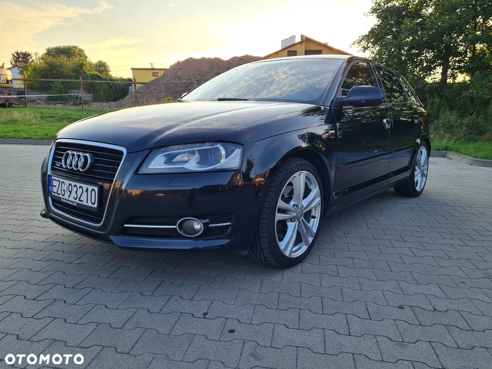 Audi A3 Sportback 2.0 TFSI quattro S tronic S line Sportpaket - 2
