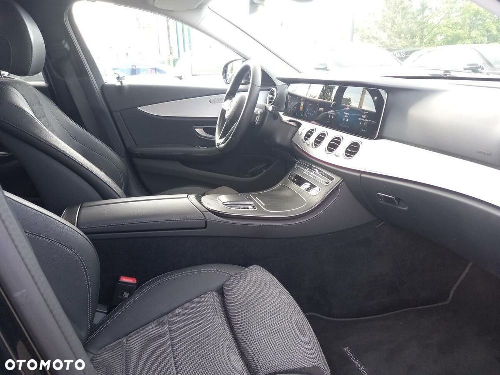 Mercedes-Benz Klasa E - 17