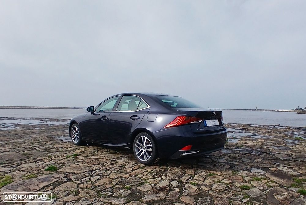 Lexus IS 300H Executive - 3
