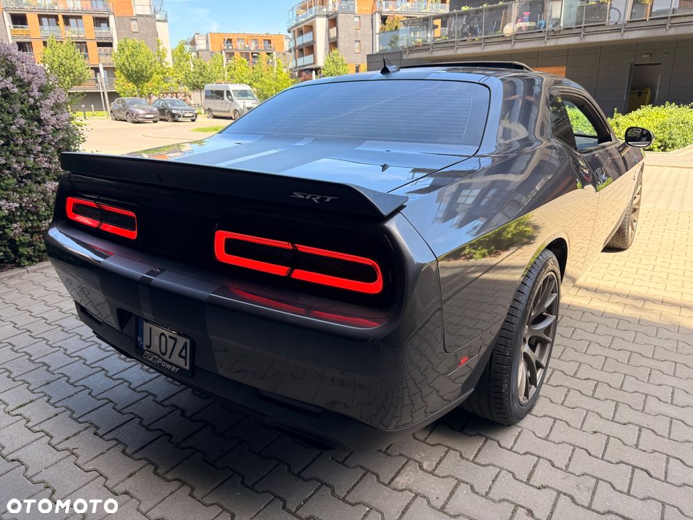 Dodge Challenger - 7