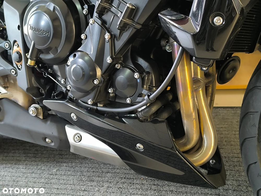 Triumph Street Triple - 15