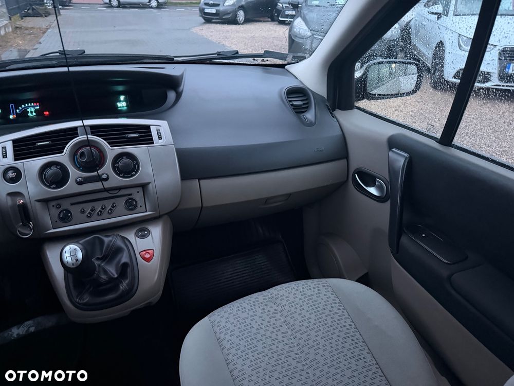 Renault Scenic - 17