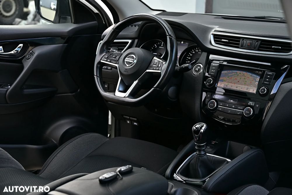 Nissan Qashqai 1.7 dCi TEKNA - 8
