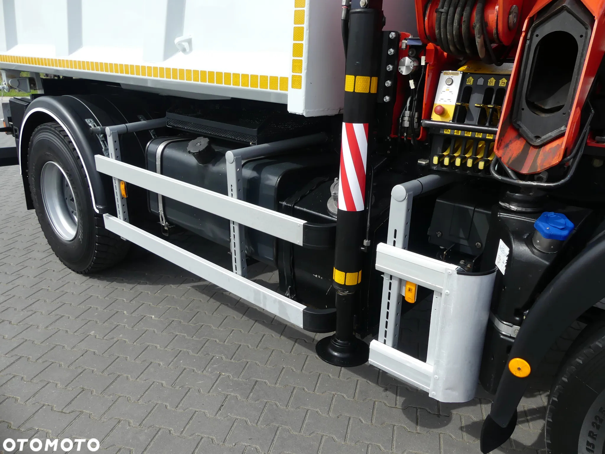 Iveco TRAKKER 360 / WYWROTKA + HDS PALFINGER PK13001 SKŁADANY W Z - 15