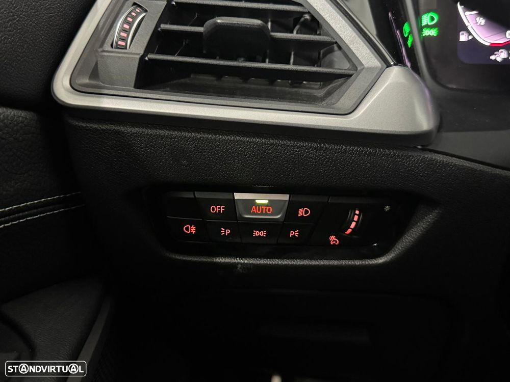 BMW 330 e Pack M Auto - 39