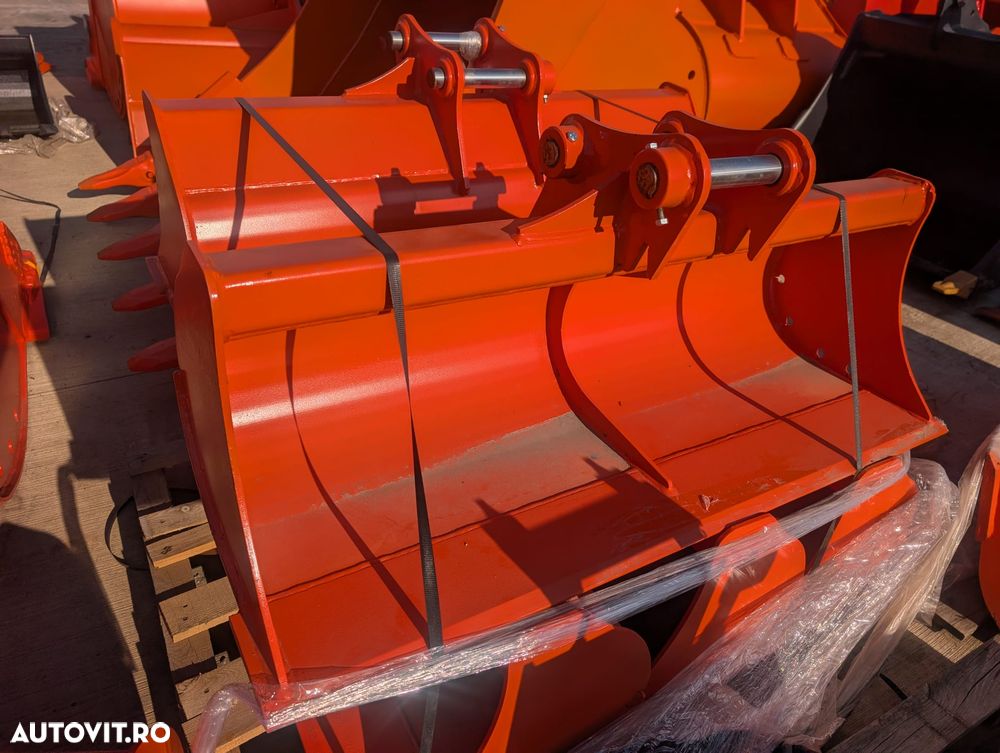 Hitachi ZX33U-6, 3,7tone, 2023, 2.291h, CUPLA RAPIDA HIDR+3 CUPE NOI, lama nivelare, ad sapare 3,5m, latime 1,55m, inst picon pe brate, aer conditionat, radio, produs in JAPONIA, posibil leasing 4 ani-PROMOTIE 36.900 EUR+Tva - 35