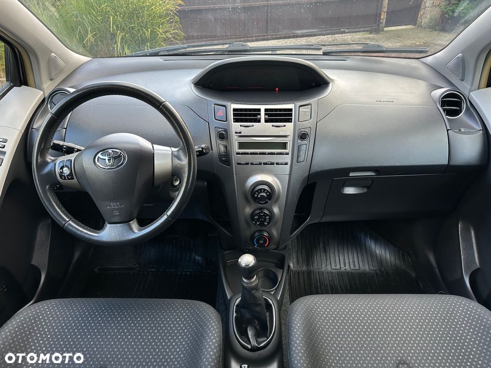 Toyota Yaris 1.0 VVT-i Sol - 18