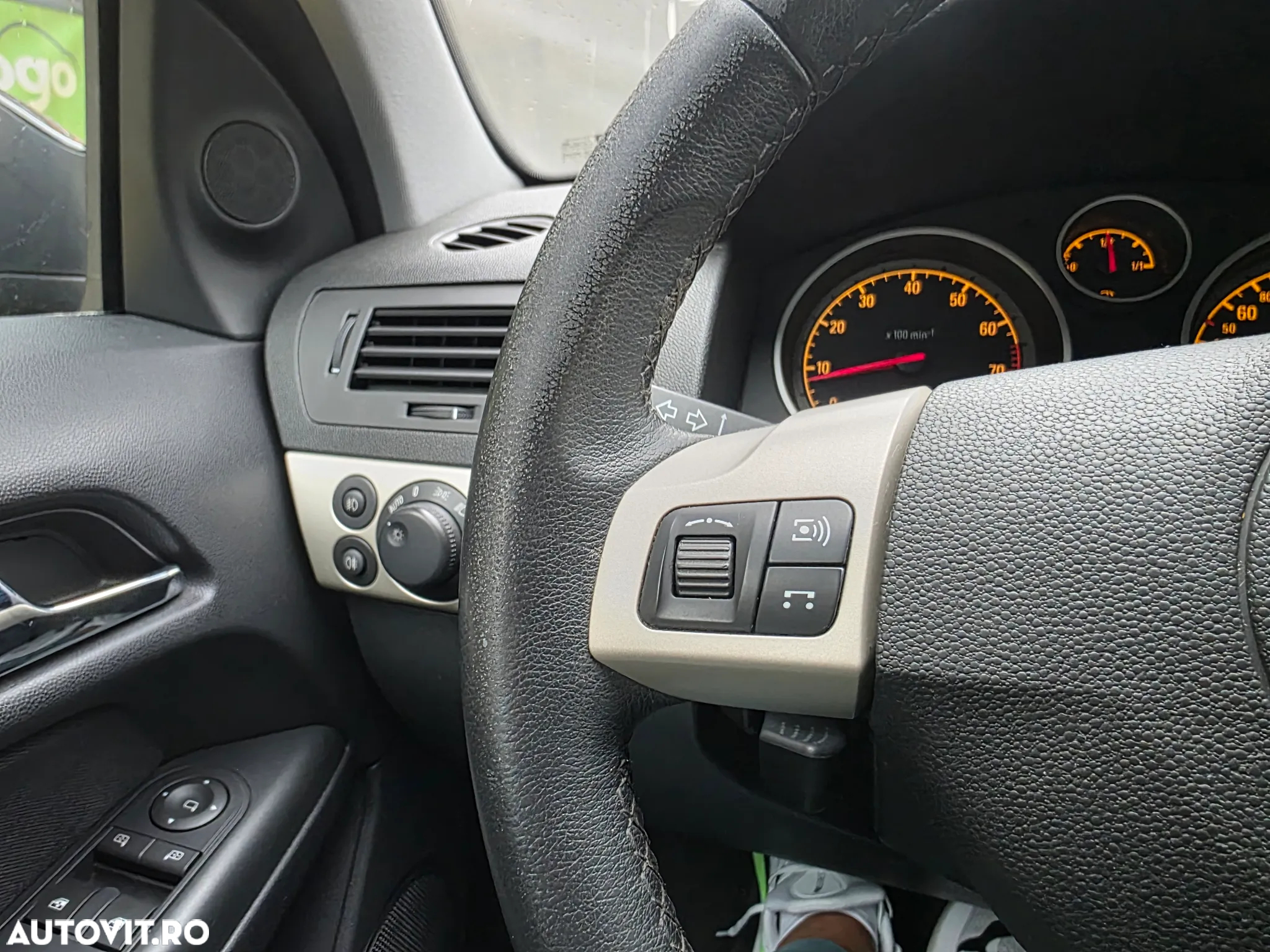 Opel Astra GTC 1.4 Cosmo - 14
