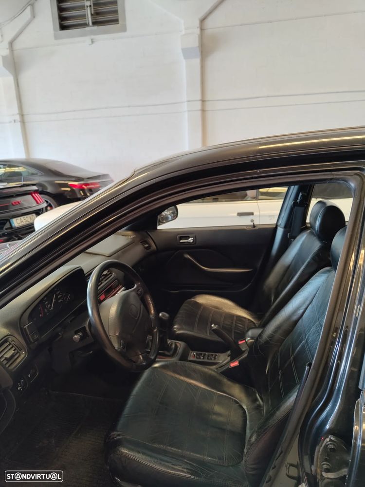Honda Accord 2.0i ES - 11