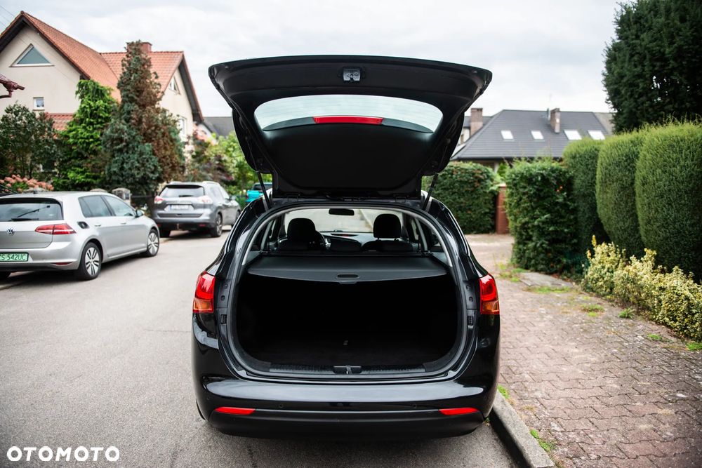 Kia Ceed 1.6 GDI ISG Vision - 14
