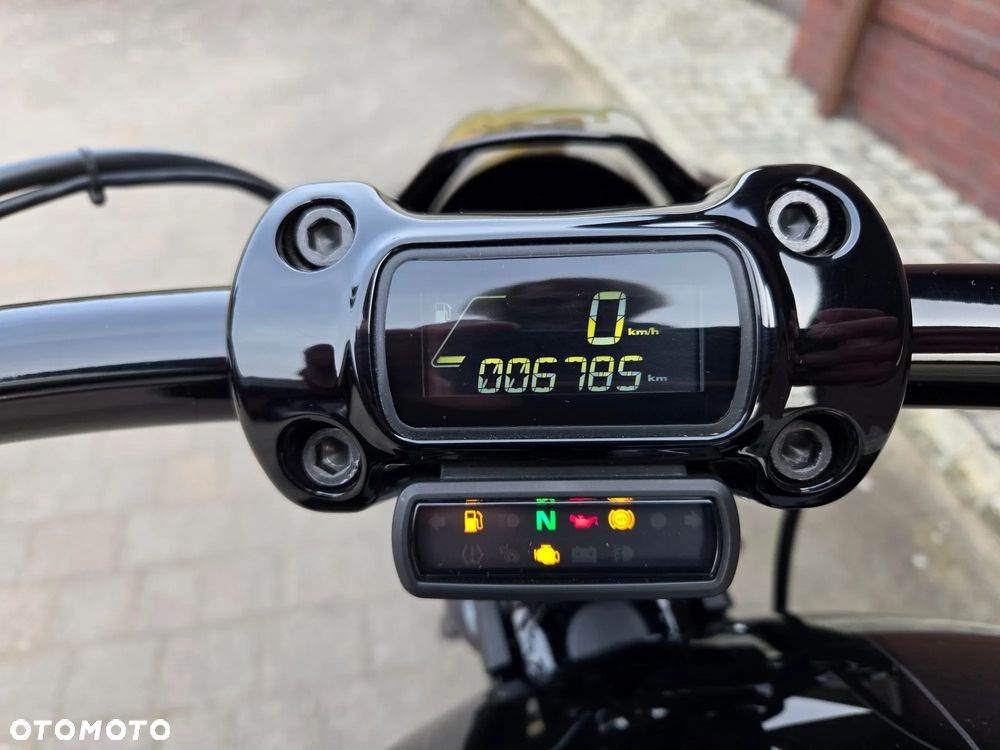 Harley-Davidson Softail Breakout - 15