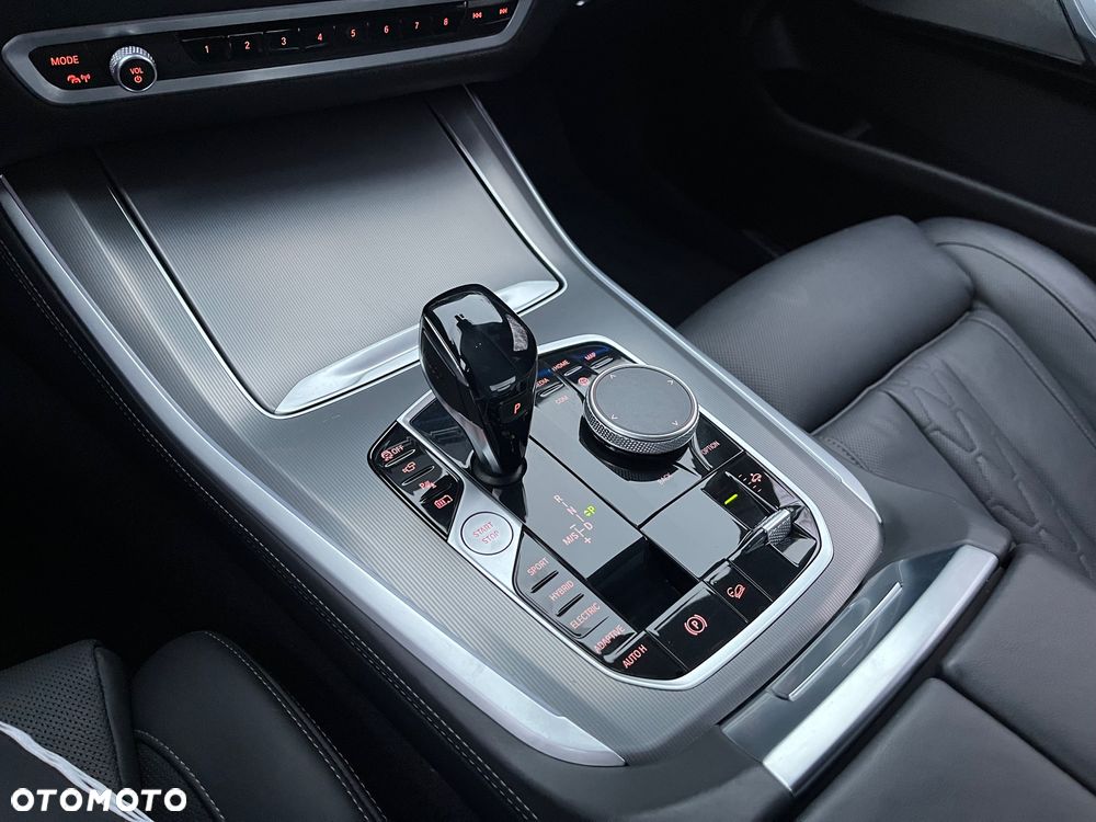 BMW X5 xDrive45e - 19