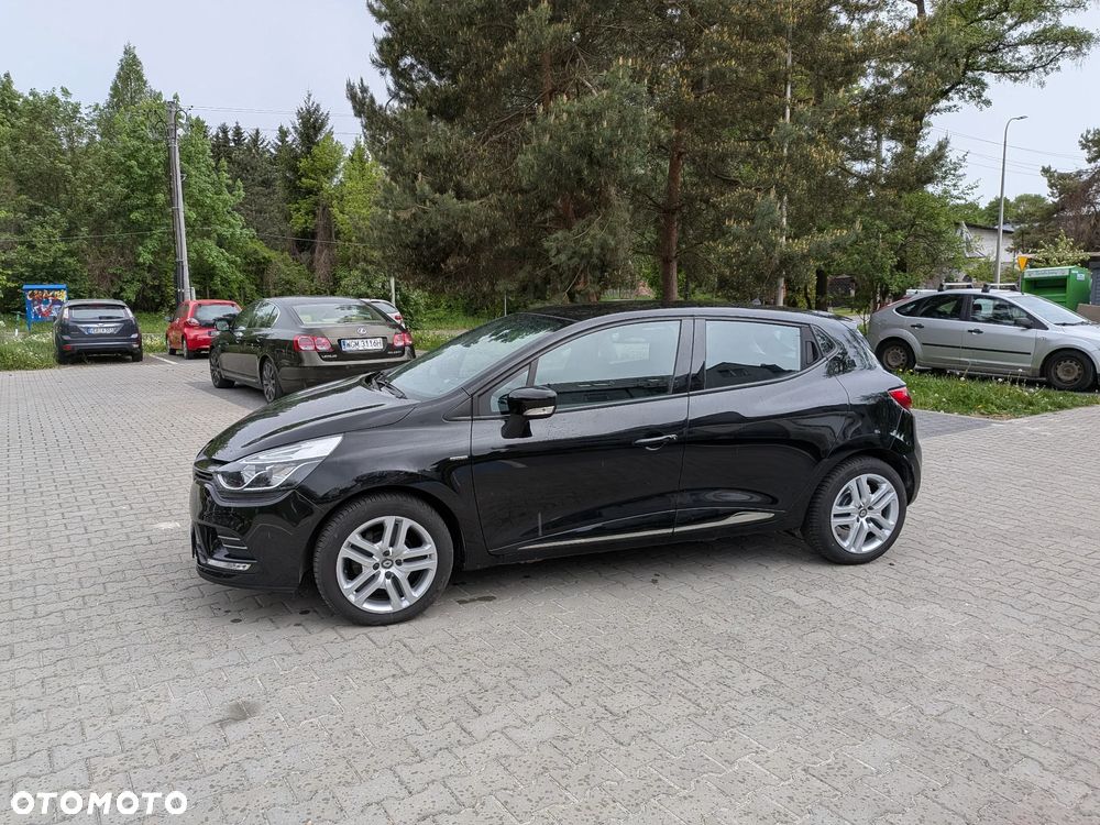 Renault Clio 1.2 16V 75 LIMITED - 8