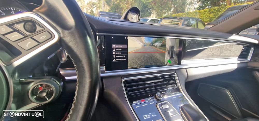 Porsche Panamera 4 E-Hybrid - 12