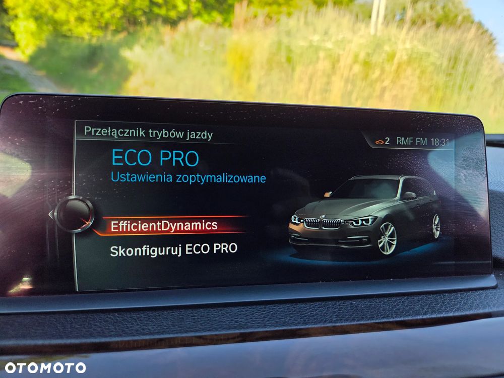 BMW Seria 3 330d xDrive Sport-Aut Sport Line - 30