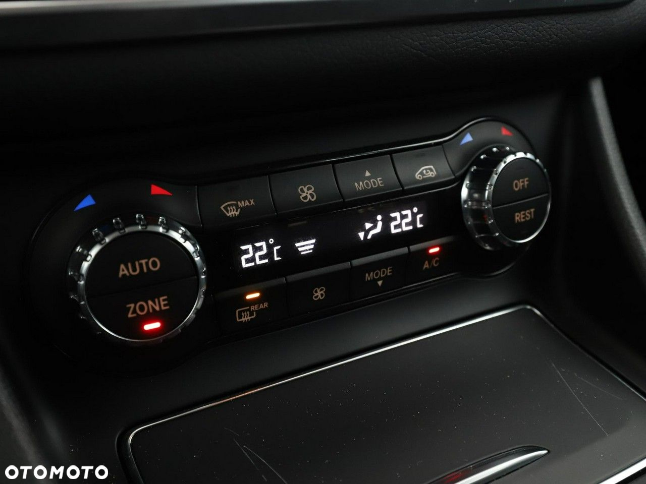 Mercedes-Benz GLA 200 Urban - 27