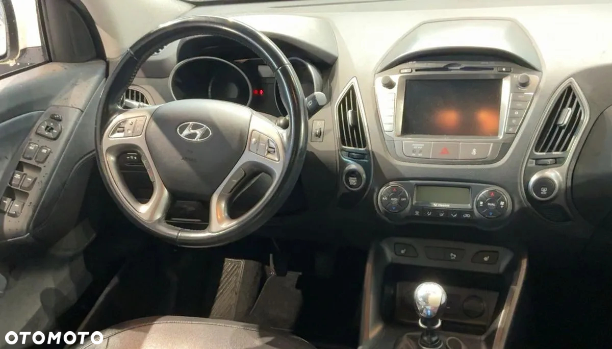Hyundai ix35 1.6 2WD Fifa World Cup Edition - 3