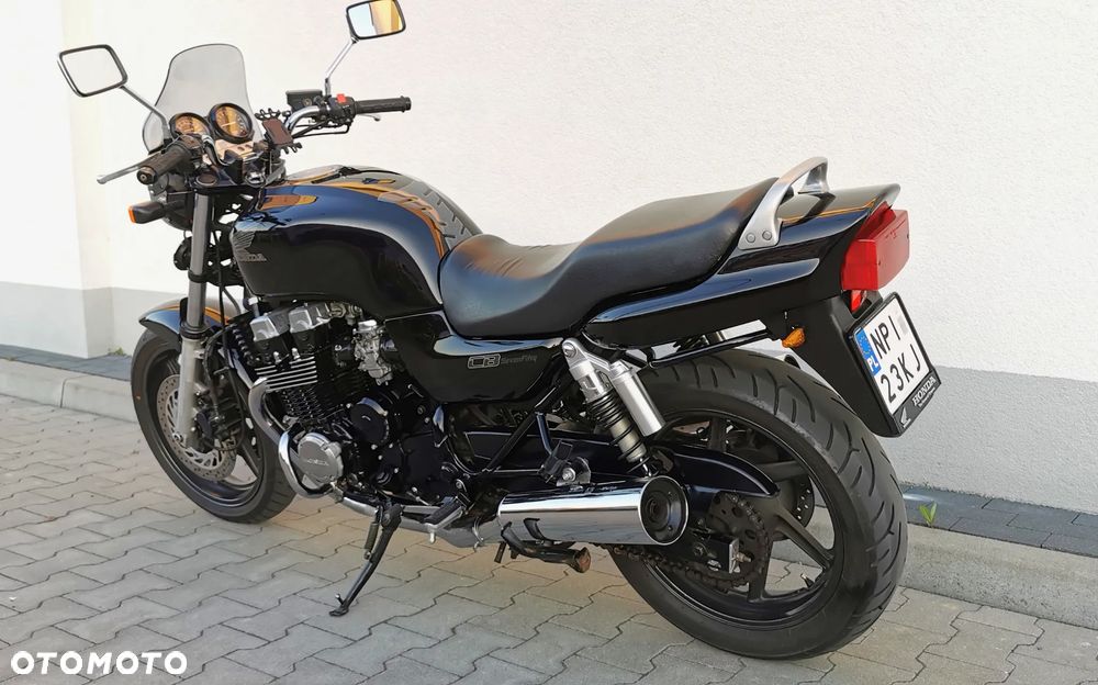 Honda CB - 2