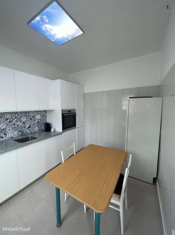 Quarto - localizado em Setubal - Grande imagem: 2/16