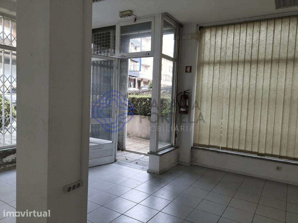 Espaço Comercial em Rio Tinto – Localização com Serviços e Comércio - Grande imagem: 2/8