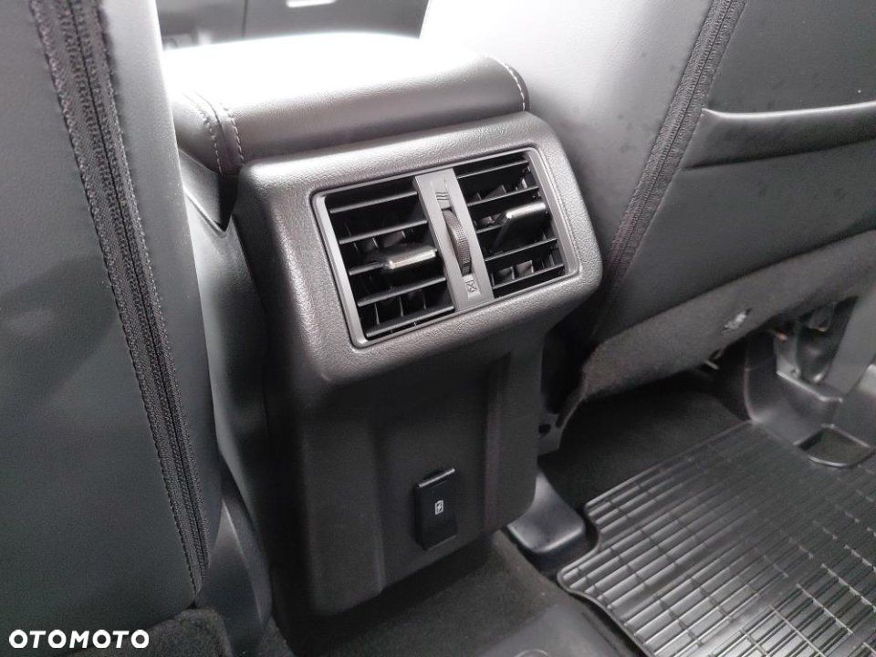 Mitsubishi Outlander - 8