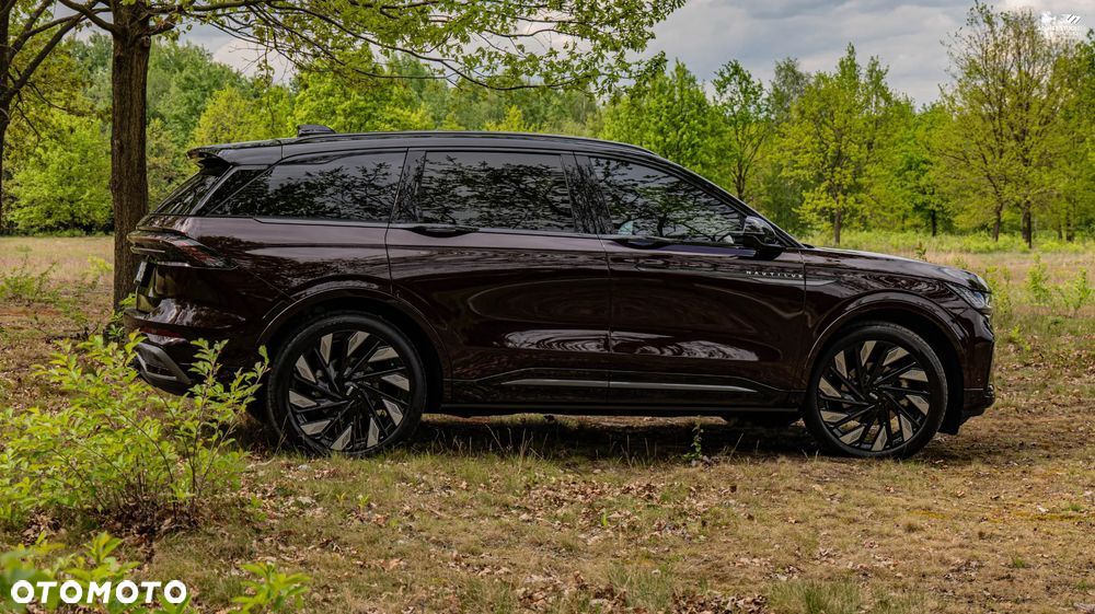 Lincoln Nautilus - 9