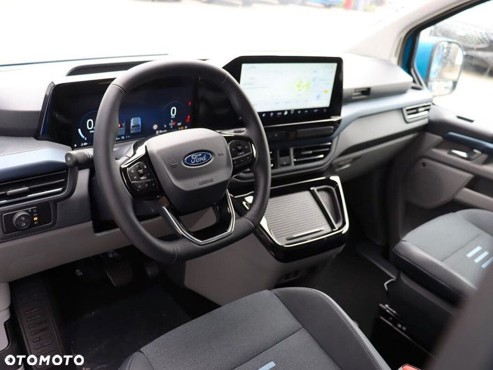 Ford Tourneo Custom - 15