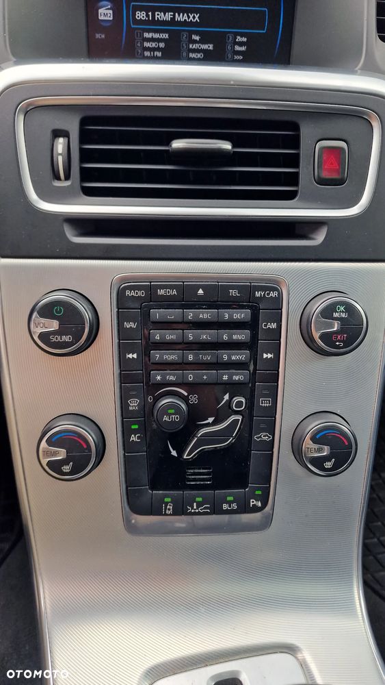 Volvo S60 D5 AWD R-Design - 12