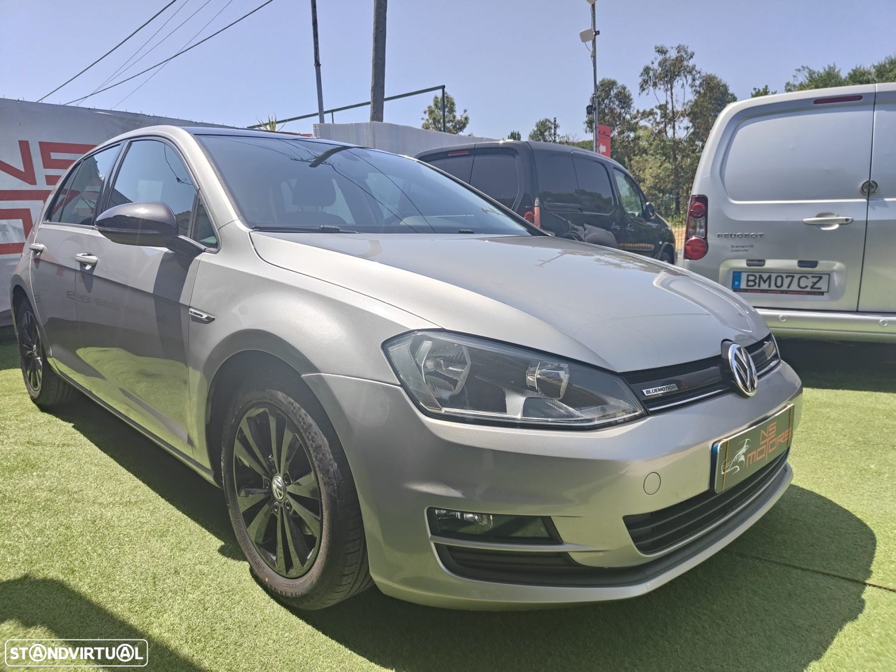 VW Golf 1.0 TSI Trendline - 1