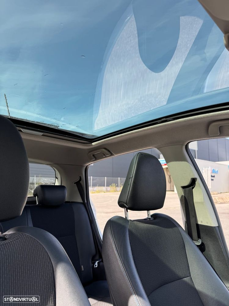 Toyota Yaris 1.5 HSD Comfort +P.Style+Navi - 8