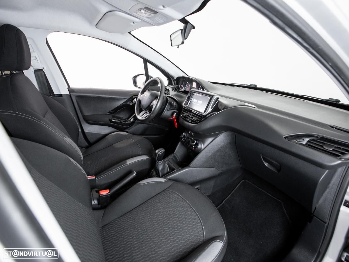 Peugeot 208 - 9