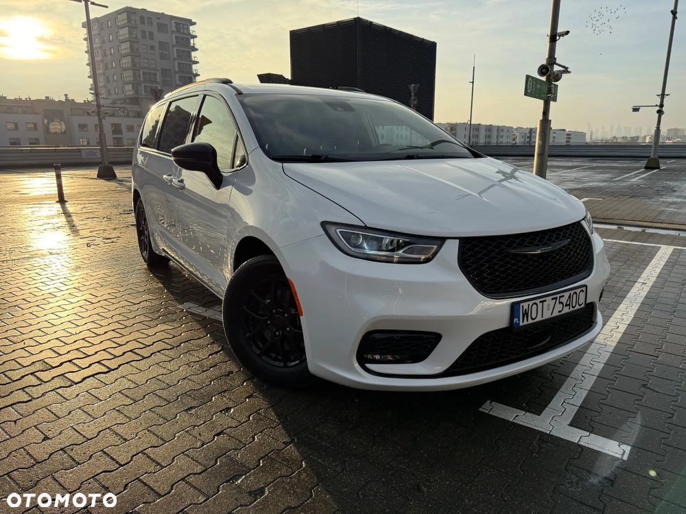 Chrysler Pacifica - 18