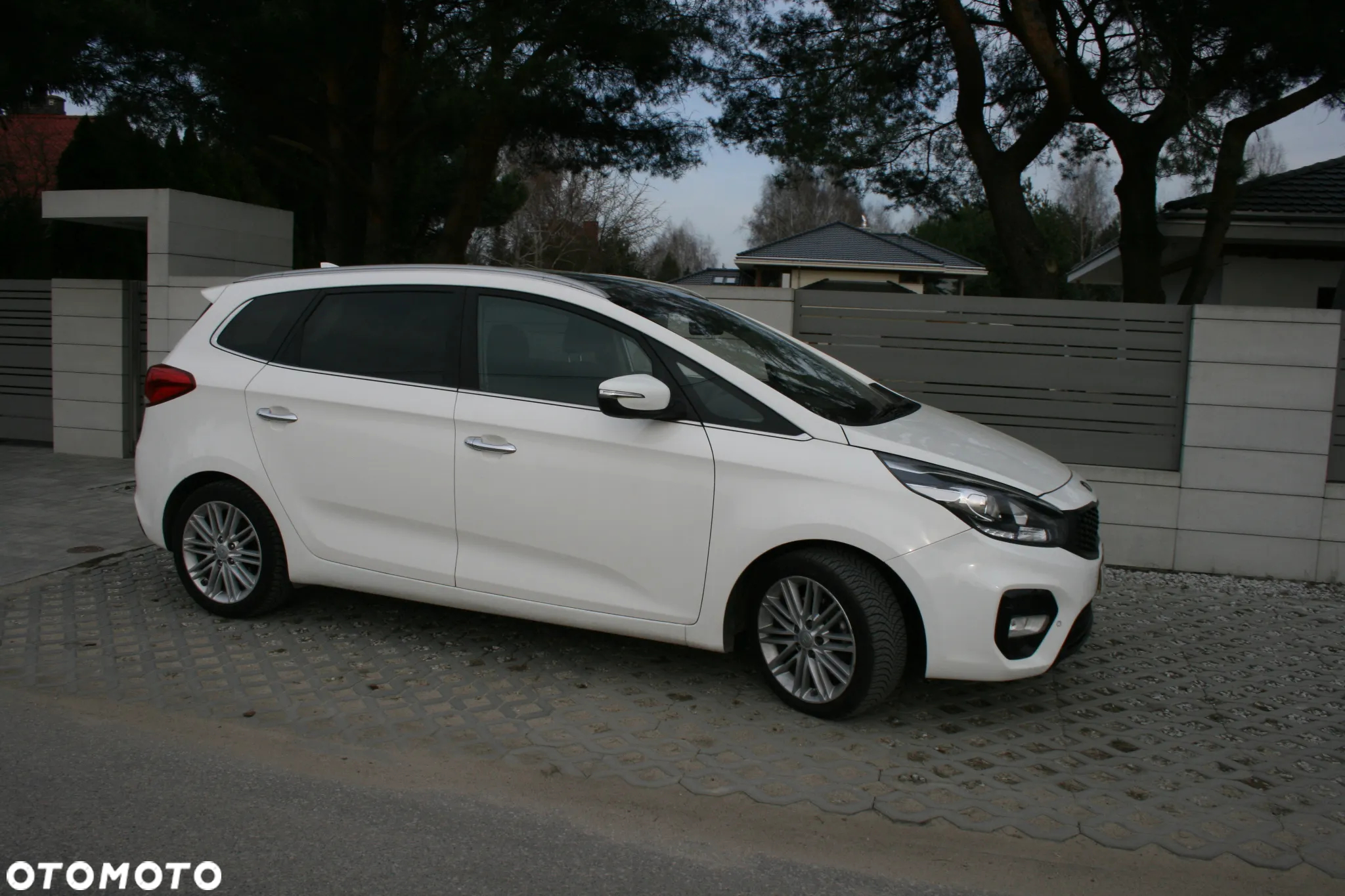 Kia Carens 1.6 GDI S 7os EU6 - 32